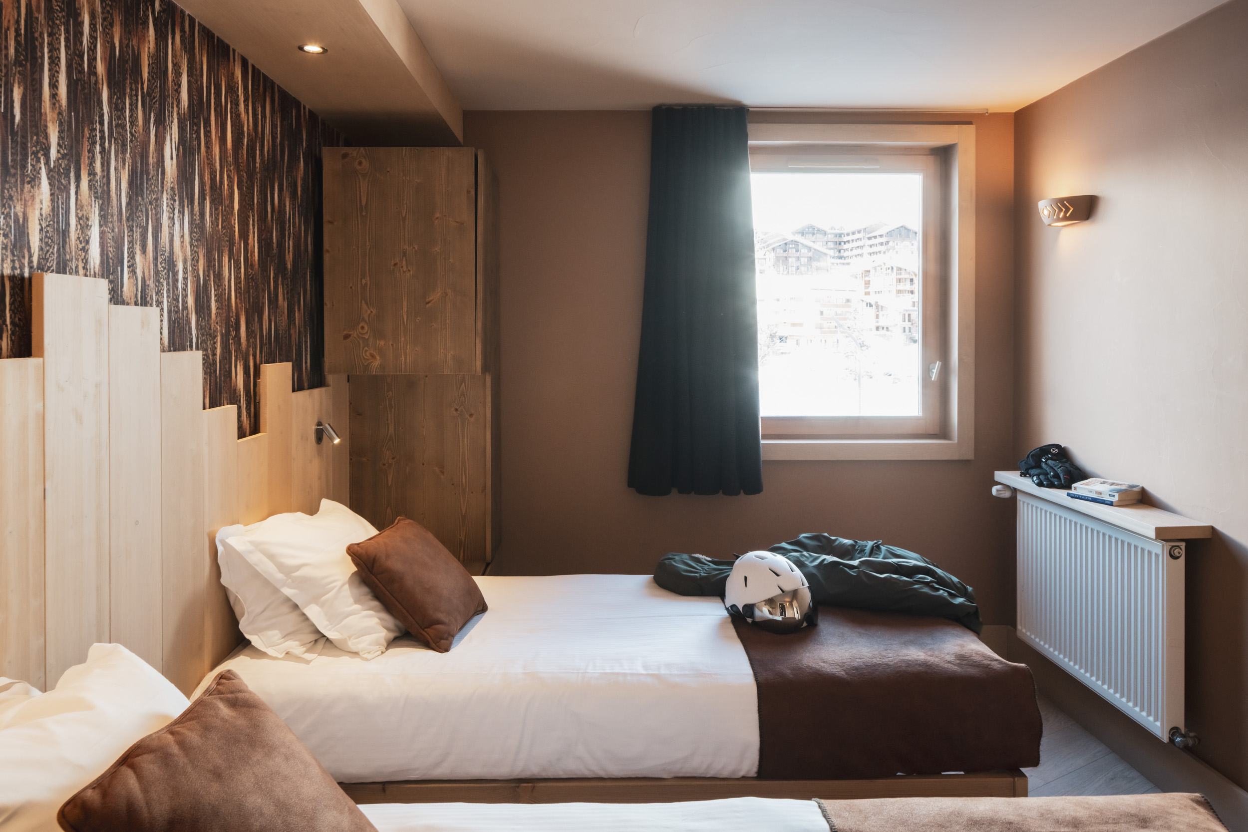 Superior 4-Room Flat – image 1