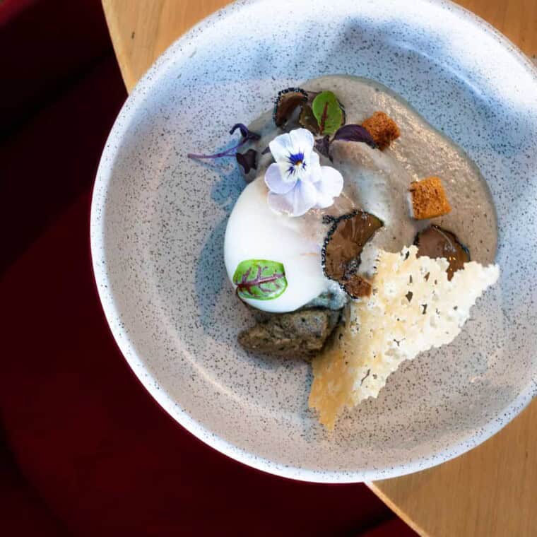 Les Chanterelles Restaurant