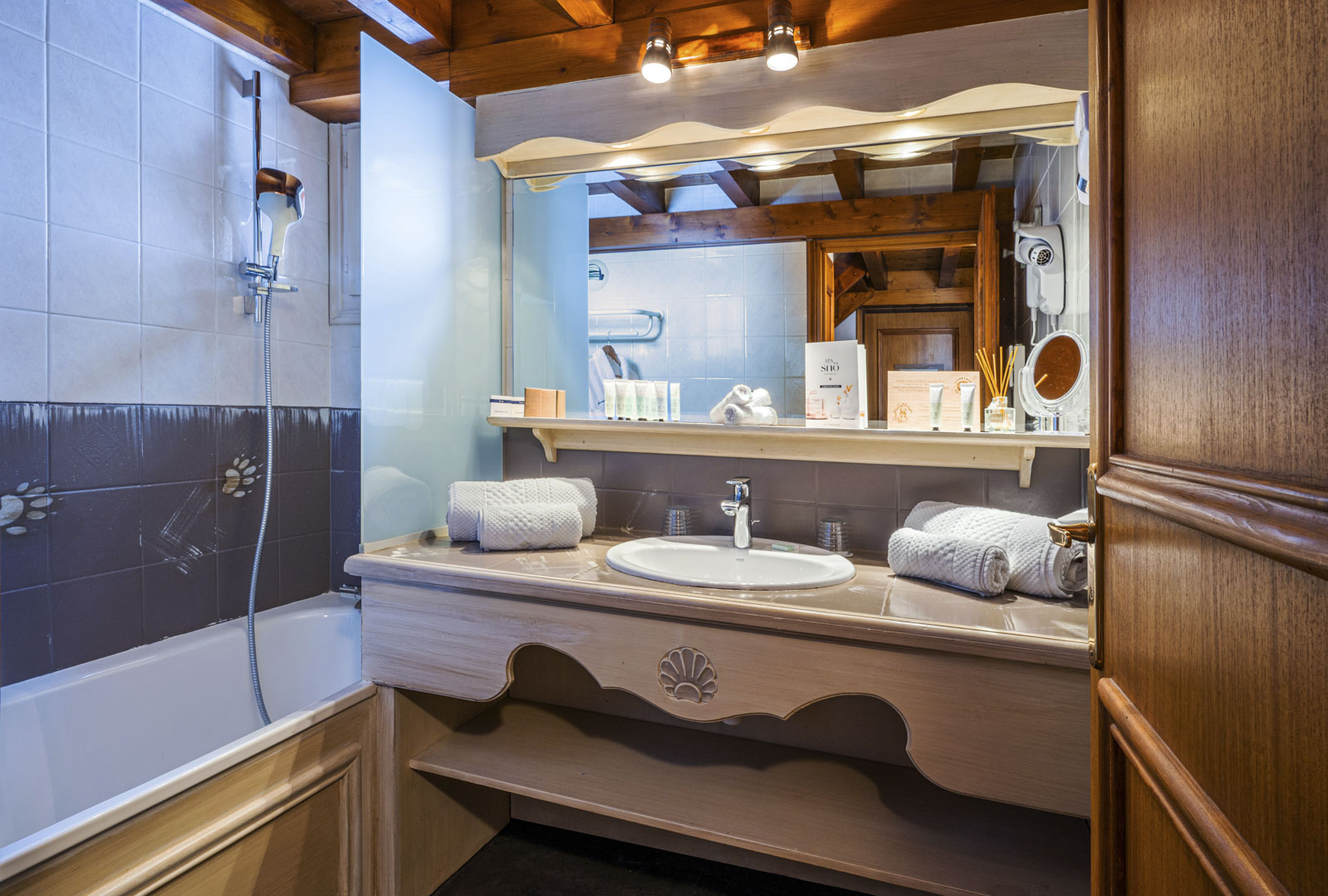 Junior Suite Mezzanine – image 5