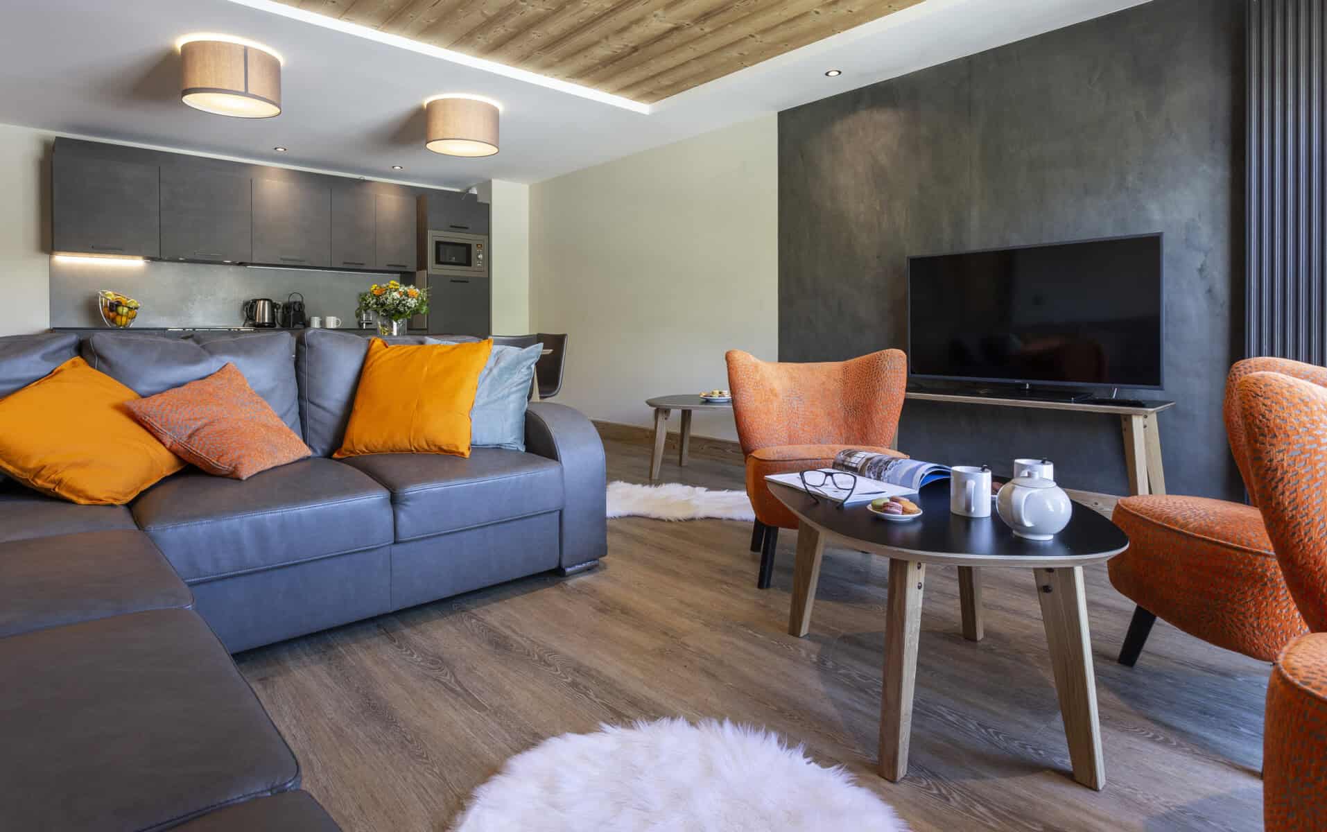 2 bedrooms + cabin – image 1