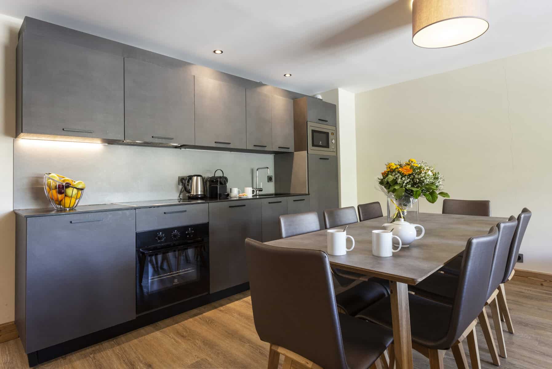 3 bedrooms + cabin – image 1