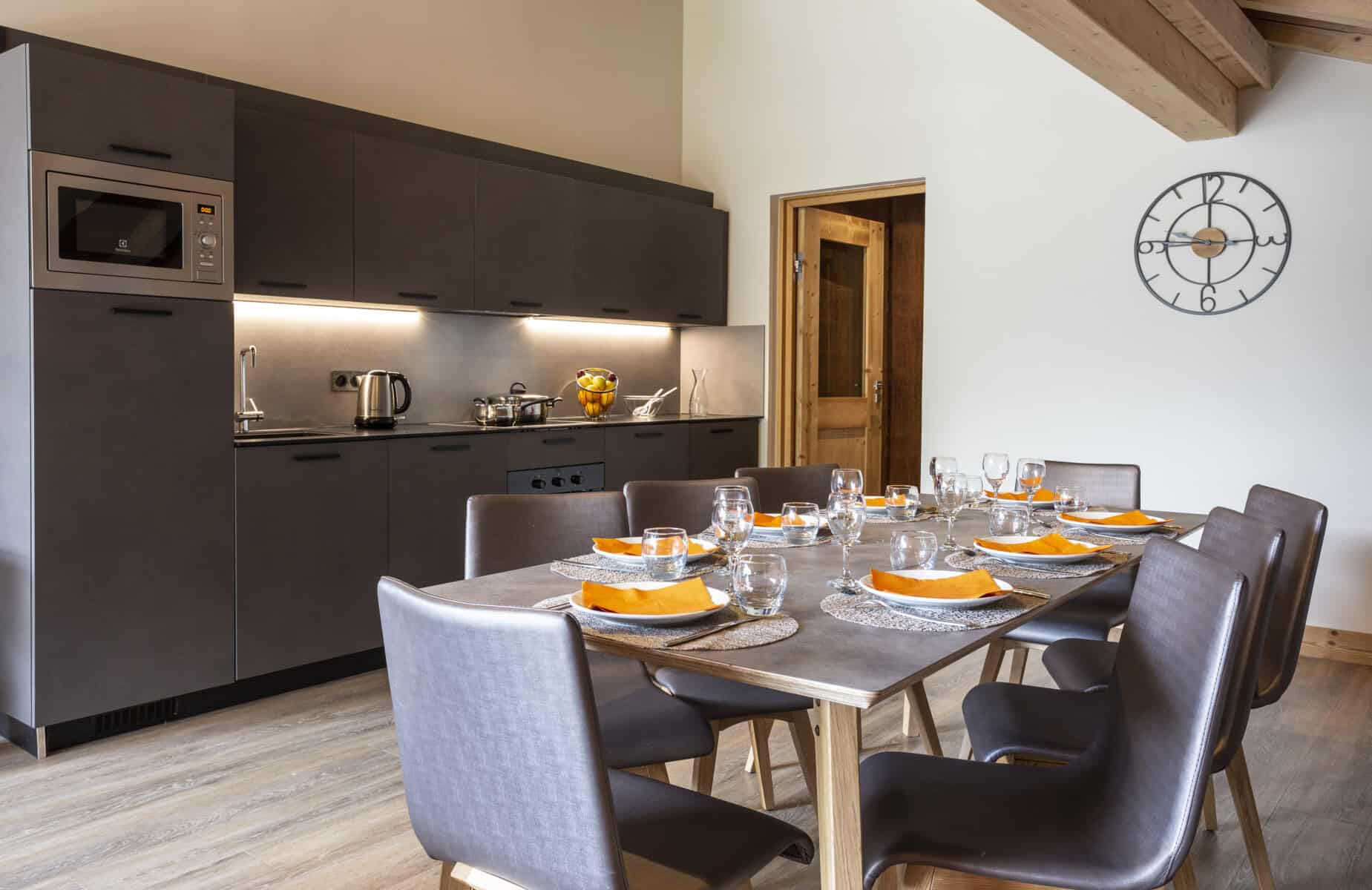 4 bedrooms – image 1