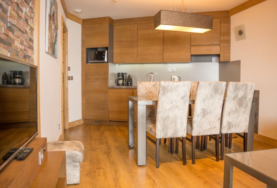 2 bedrooms + cabin – image 1