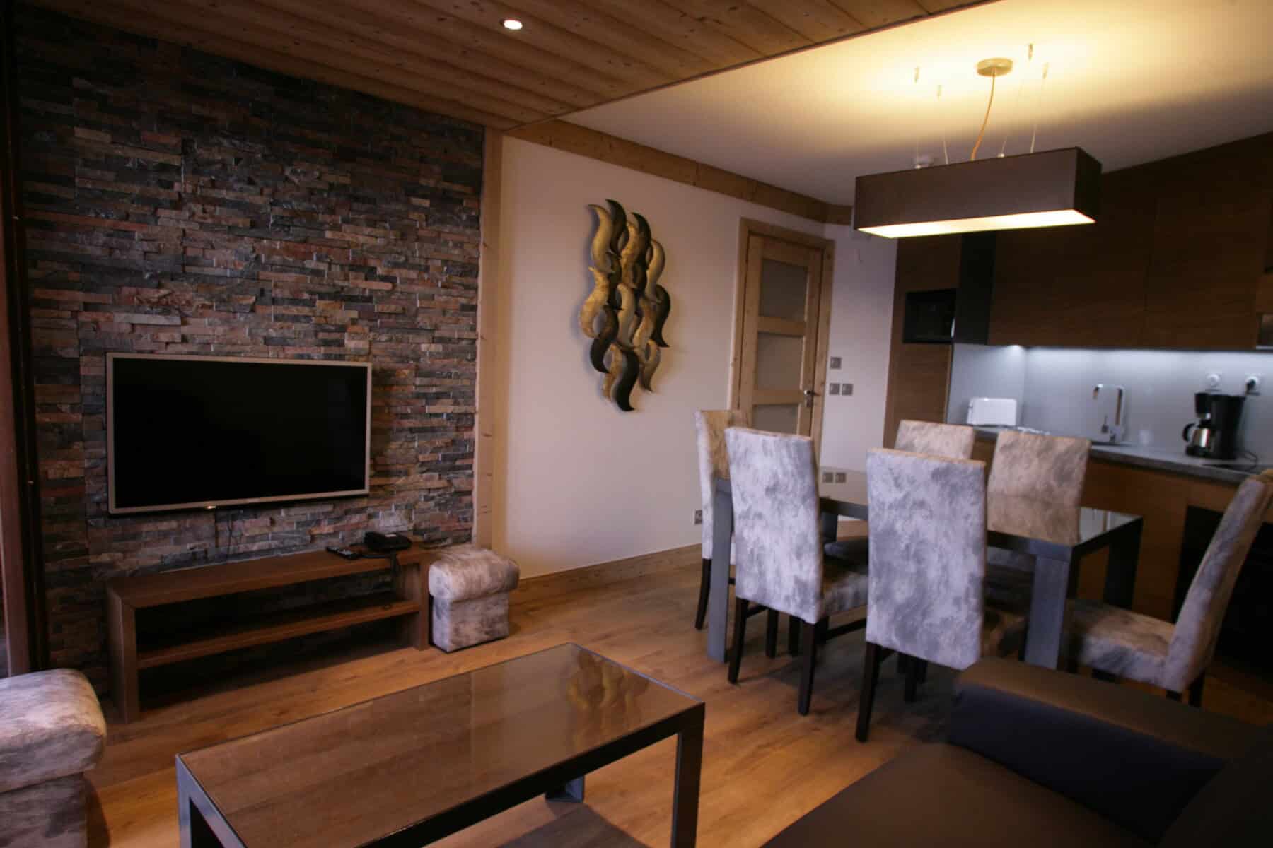 3 bedrooms – image 1